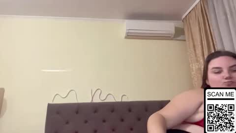 Mila online show from 10/21/25, 05:46