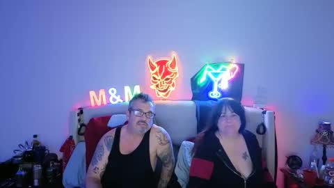 Snapshot of dreamycouple01 chatting on 05/17/26, 01:36 DreamyCouple01 online show from 05/17/26, 01:36
