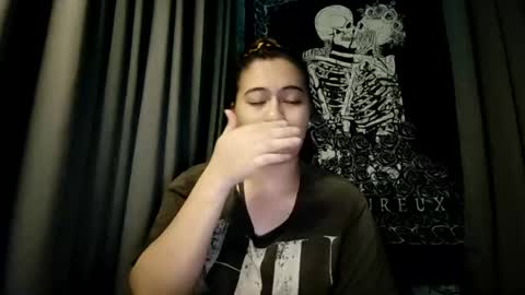 Snapshot of dreamycreamyst chatting on 12/28/24, 01:29 dreamycreamyst online show from 12/28/24, 01:29