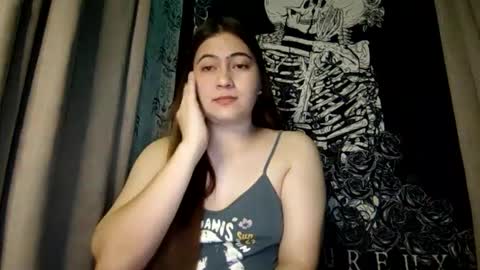 Snapshot of dreamycreamyst chatting on 02/19/25, 12:44 dreamycreamyst online show from 02/19/25, 12:44