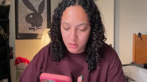 RIRI OR DREAMY online show from 12/31/24, 10:34