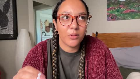 RIRI OR DREAMY online show from 01/12/25, 09:51