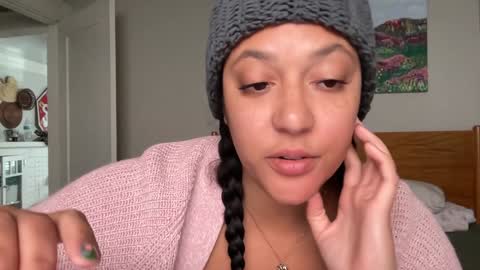 RIRI OR DREAMY online show from 01/25/25, 08:31