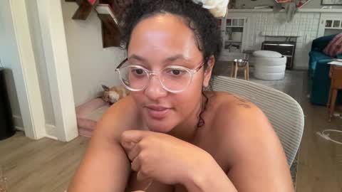 RIRI OR DREAMY online show from 02/01/25, 12:51