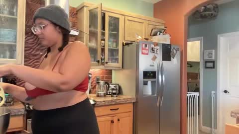 RIRI OR DREAMY online show from 02/14/25, 04:31