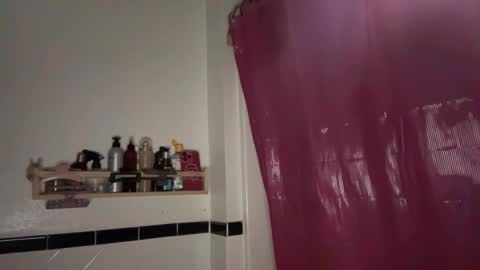 RIRI OR DREAMY online show from 02/19/25, 02:55