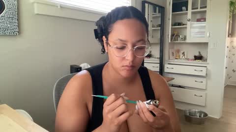 RIRI OR DREAMY online show from 02/26/25, 08:54