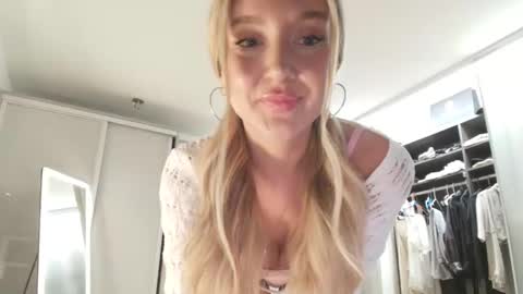 Lilah  online show from 04/28/26, 01:48