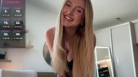 Snapshot of dreamyylilah chatting on 05/21/26, 11:12 Lilah online show from 05/21/26, 11:12
