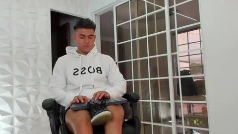 Snapshot of drekev_ chatting on 02/27/25, 11:31 Kevin online show from 02/27/25, 11:31