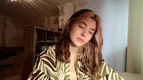 Snapshot of dremazwahlen chatting on 02/08/26, 09:23 Dia online show from 02/08/26, 09:23