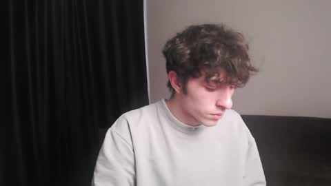 Snapshot of dress_air chatting on 04/19/26, 02:00 Air online show from 04/19/26, 02:00