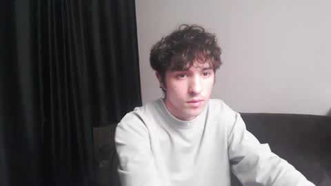 Snapshot of dress_air chatting on 04/21/26, 12:01 Air online show from 04/21/26, 12:01