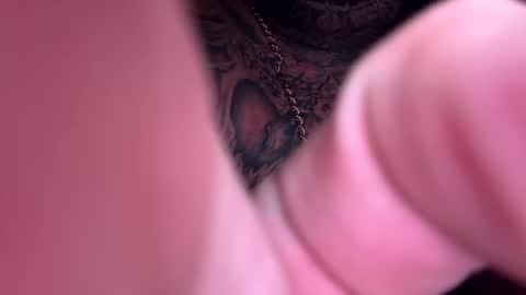 Snapshot of drippinggenie chatting on 12/20/24, 01:47 drippinggenie online show from 12/20/24, 01:47