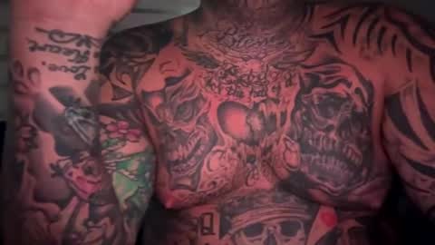 Snapshot of drippinggenie chatting on 12/22/24, 09:11 drippinggenie online show from 12/22/24, 09:11