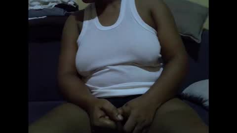 Snapshot of drippingnwet chatting on 01/15/26, 08:34 drippingnwet online show from 01/15/26, 08:34