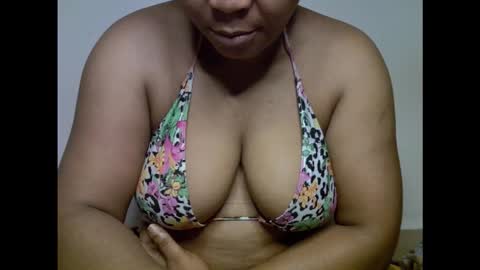 Snapshot of drippingnwet chatting on 02/01/26, 05:28 drippingnwet online show from 02/01/26, 05:28