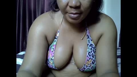 Snapshot of drippingnwet chatting on 02/19/26, 03:19 drippingnwet online show from 02/19/26, 03:19