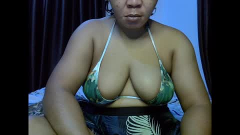 Snapshot of drippingnwet chatting on 04/15/26, 03:02 drippingnwet online show from 04/15/26, 03:02