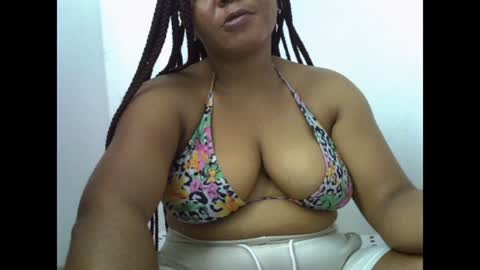 Snapshot of drippingnwet chatting on 06/14/26, 01:35 drippingnwet online show from 06/14/26, 01:35