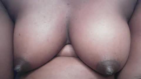 Snapshot of drippussy1 chatting on 01/16/26, 04:38 Ebonypussy1 online show from 01/16/26, 04:38