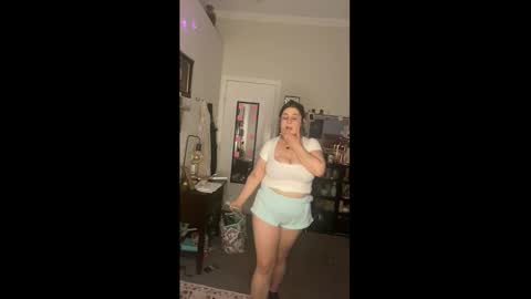 Snapshot of drippykitty888 chatting on 02/06/26, 01:36 Drippy kitty online show from 02/06/26, 01:36