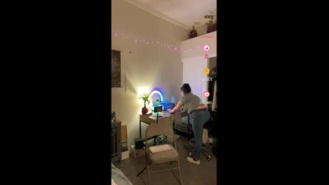 Snapshot of drippykitty888 chatting on 02/17/26, 09:06 Drippy kitty online show from 02/17/26, 09:06