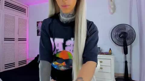 drippyorlove online show from 12/01/25, 08:36