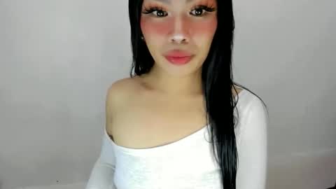 Snapshot of dripqueenxoxo chatting on 09/23/25, 09:45 miss. Erika online show from 09/23/25, 09:45