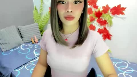 Snapshot of dripqueenxoxo chatting on 11/21/25, 09:08 miss. Erika online show from 11/21/25, 09:08