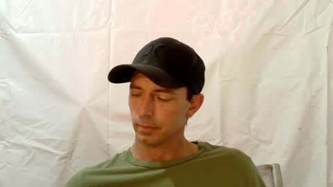 Inexperienced catfish online show from 04/30/26, 11:49