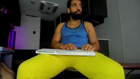 Snapshot of drizzys_room chatting on 01/19/25, 12:06 DirtyDrizzy online show from 01/19/25, 12:06