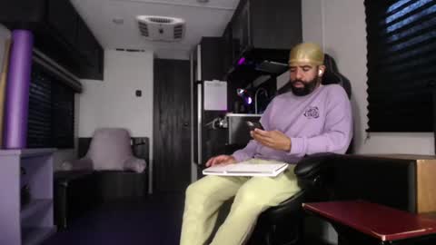 Snapshot of drizzys_room chatting on 09/14/25, 11:31 DirtyDrizzy online show from 09/14/25, 11:31