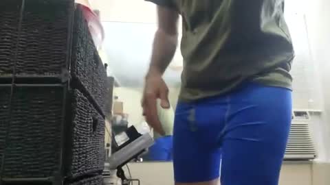 Snapshot of drmbigg chatting on 06/27/26, 03:33 Hello Hope you enjoy what you see. I love attention in dirty talk and tips thickcock edging precum dirtyTalk C2C online show from 06/27/26, 03:33