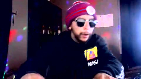 Snapshot of drogoloko233 chatting on 02/15/26, 01:46 drogo lpkp online show from 02/15/26, 01:46