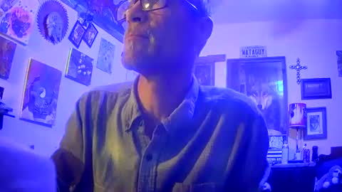 Snapshot of druedowm chatting on 12/20/25, 10:00 druedowm online show from 12/20/25, 10:00