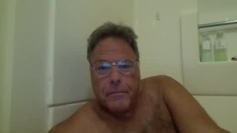 Snapshot of drummersrock92118 chatting on 04/11/26, 09:57 drummersrock92118 online show from 04/11/26, 09:57