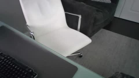 Snapshot of ds689655 chatting on 09/21/25, 07:59 ds689655 online show from 09/21/25, 07:59