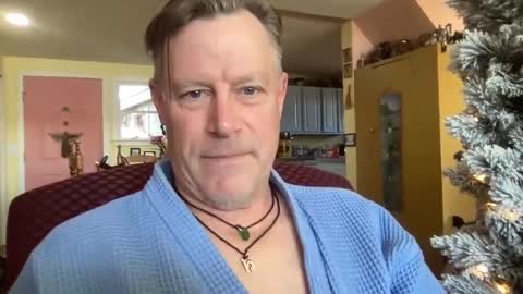 Snapshot of dudeinnh chatting on 01/10/25, 05:45 Steve online show from 01/10/25, 05:45