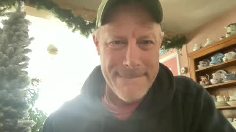 Snapshot of dudeinnh chatting on 02/12/25, 07:02 Steve online show from 02/12/25, 07:02