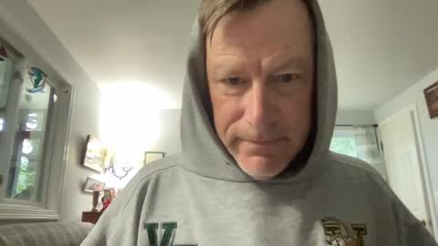 Snapshot of dudeinnh chatting on 09/17/25, 11:12 Steve online show from 09/17/25, 11:12