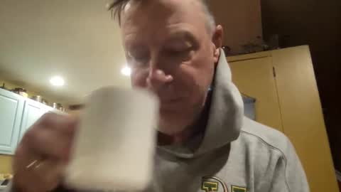 Snapshot of dudeinnh chatting on 09/18/25, 09:55 Steve online show from 09/18/25, 09:55