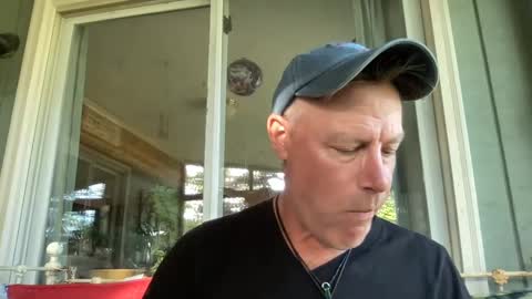 Snapshot of dudeinnh chatting on 09/21/25, 09:05 Steve online show from 09/21/25, 09:05