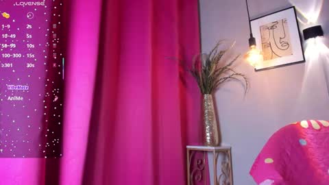 dulce__fiore07 online show from 11/11/25, 12:38