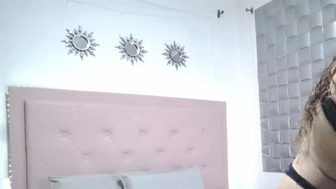 Snapshot of dulce__lovee chatting on 10/01/25, 11:27 dulce__lovee online show from 10/01/25, 11:27