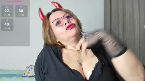 Im Dulce online show from 10/31/25, 01:06