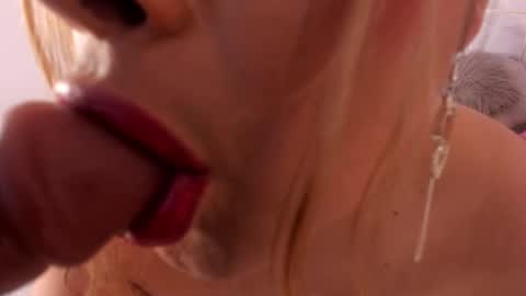 Snapshot of dulce_ferrer1 chatting on 01/16/26, 04:55 online show from 01/16/26, 04:55