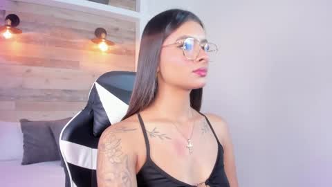 Snapshot of dulce_glow_ chatting on 05/02/26, 02:27 D U L C E online show from 05/02/26, 02:27