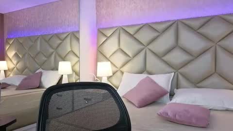    Monday 5-2 am From Tuesday to Friday5-1 am Colombia time online show from 09/13/25, 07:02