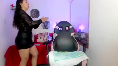 Snapshot of dulce_luna_small chatting on 05/27/26, 11:40 DULCE online show from 05/27/26, 11:40